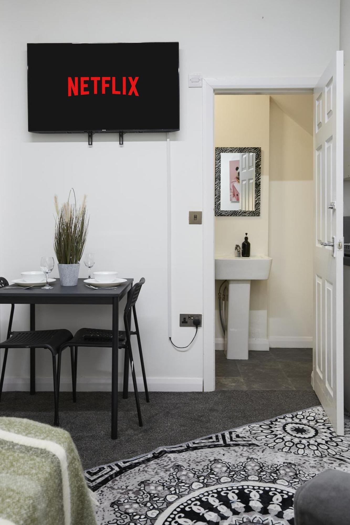 Bv Royal Comfy Seven Queensgate Apartment Huddersfield